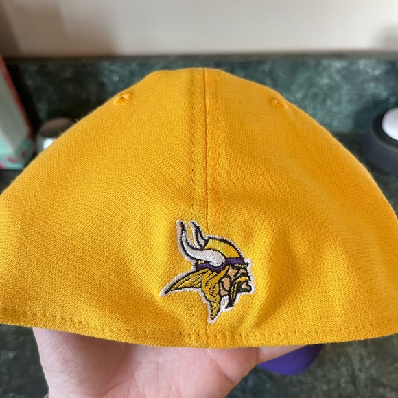 Minnesota Vikings hat - Picture 5 of 7
